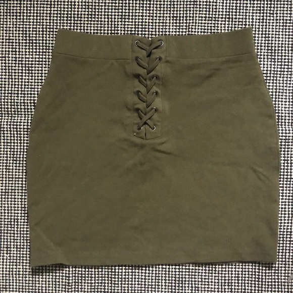 Forever 21 kaki lace skirt - Picture 1 of 3